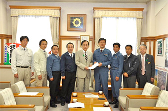 上田県知事に要望（４月２８日）