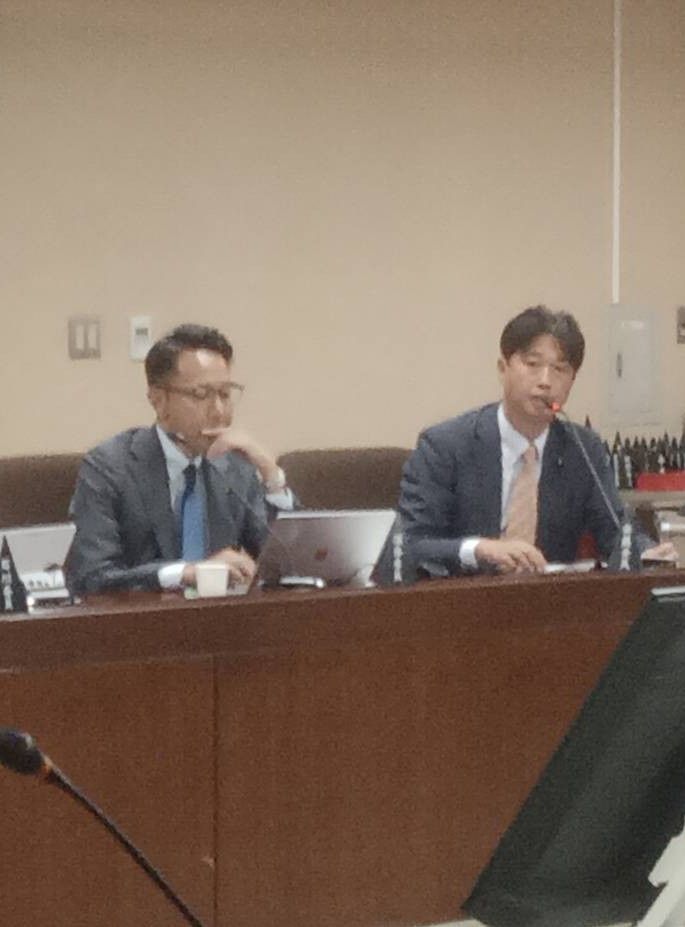 決算特別委員会